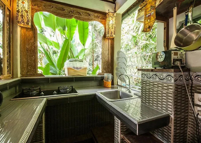 Vakantiehuis Secluded Jungle W Private Pool & Serene View *